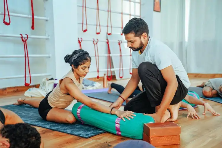  85 Hour Yin Yoga Teacher Training In Rishikesh